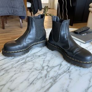 ⚡️FINAL DROP⚡️ Dr. Martens 2976 Bex Smooth Chelsea Boots